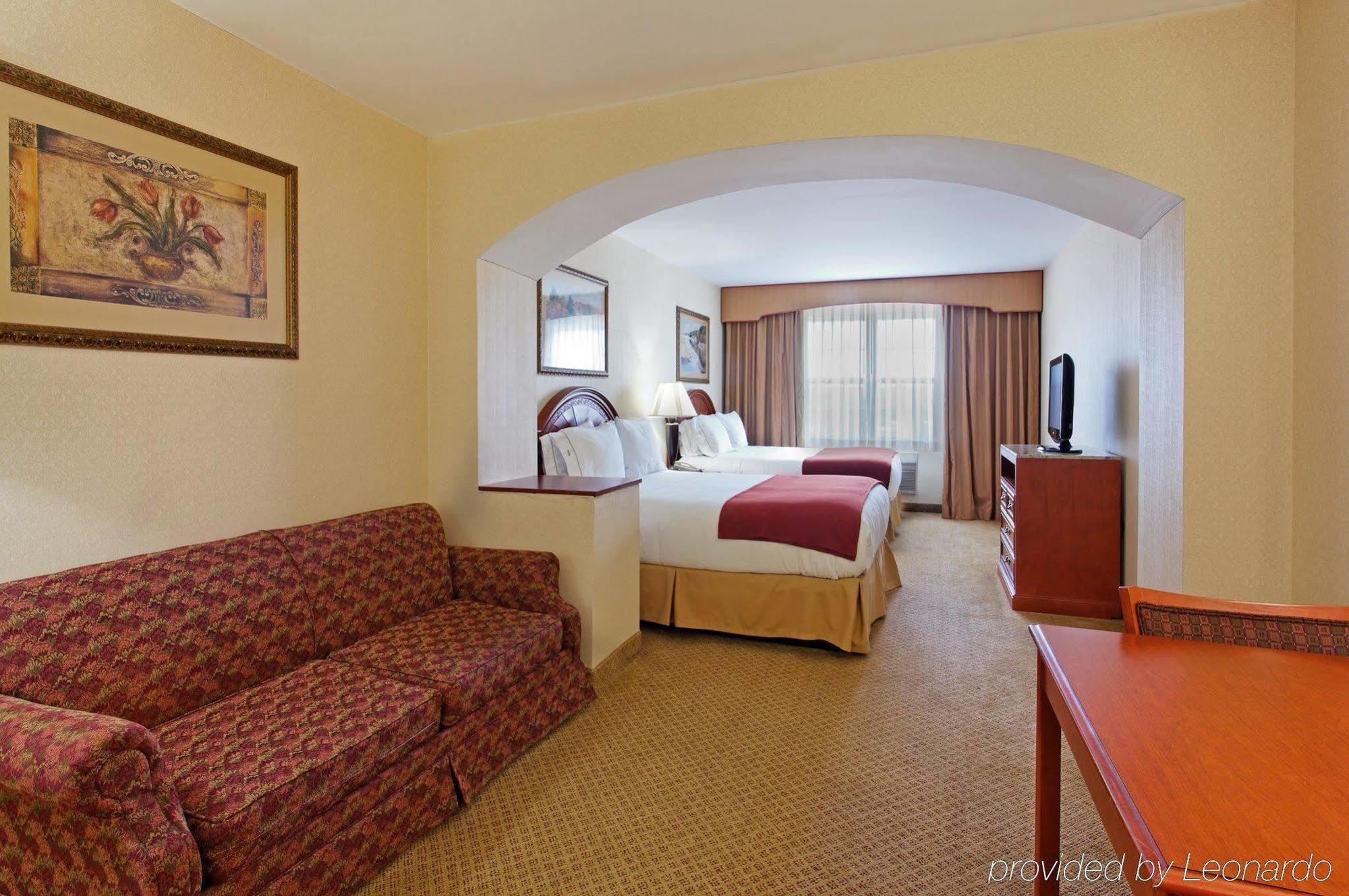 Holiday Inn Express Mystic, An Ihg Hotel Стая снимка