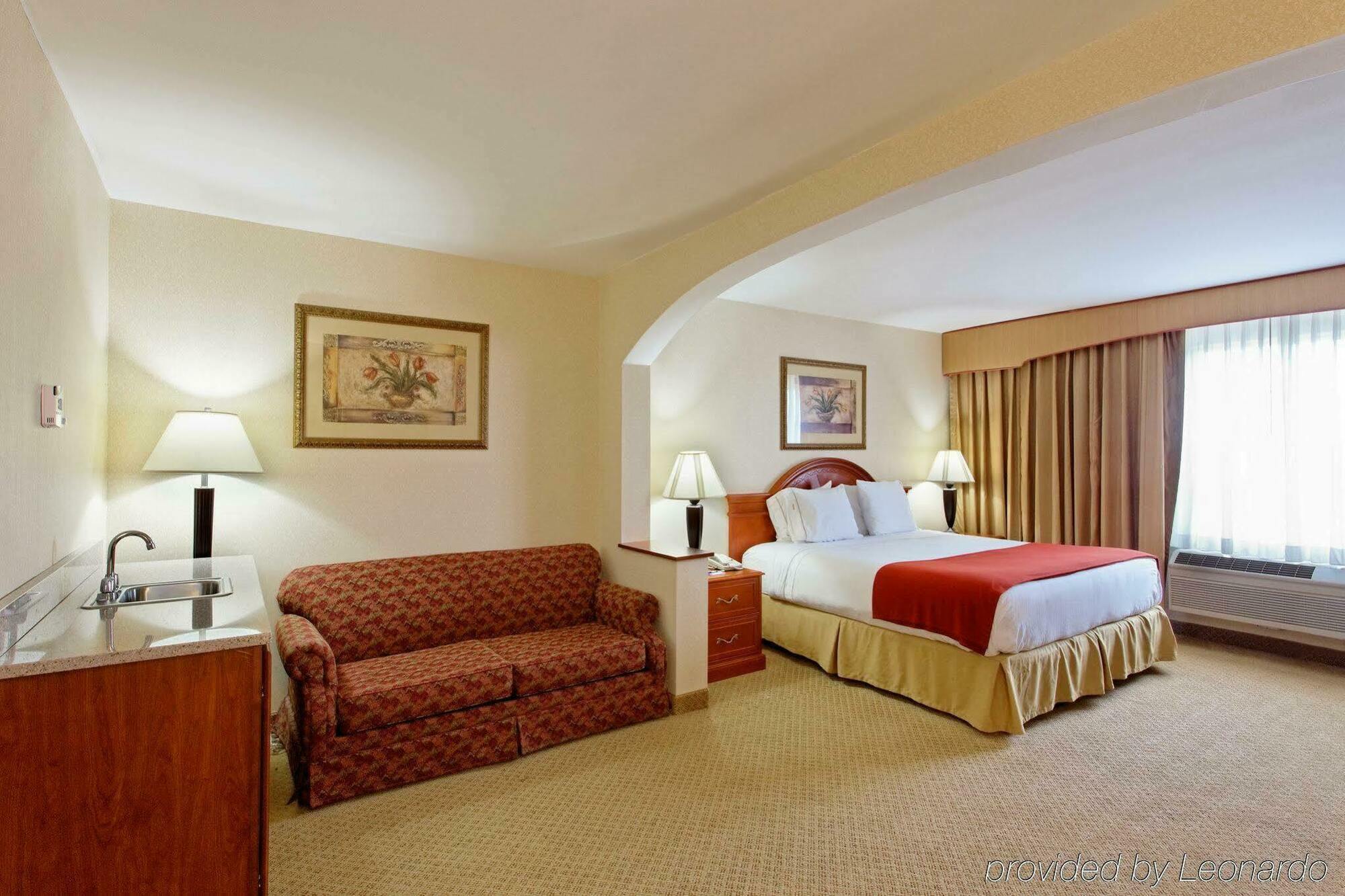 Holiday Inn Express Mystic, An Ihg Hotel Екстериор снимка